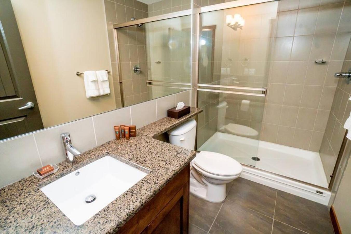 Spacious Penthouse Suite-King Beds-Pool & Hot Tub 坎莫尔 外观 照片